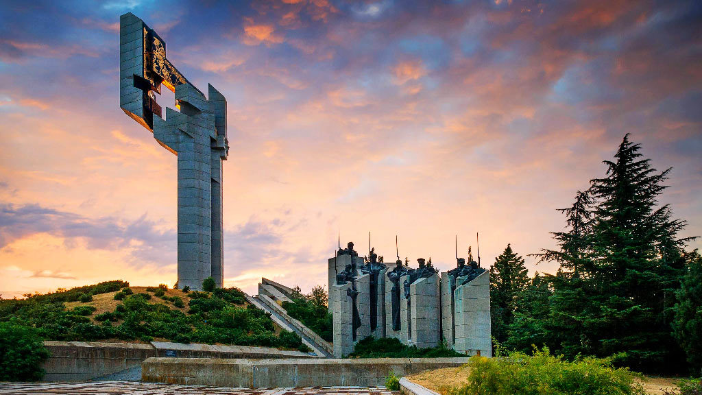 Загора болгария. Стара Загора Болгария. Болгария Стара Загора памятник. Стара-Загора Самарско Знамя. Мемориал Самарского Знамени.