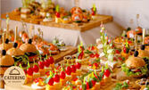 За вашия празник: Кетъринг плато със 100 броя солени и сладки хапки