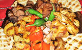 1.8кг Мераклийски сач с телешко, свинско и пилешко месце, зеленчуци и пърленка