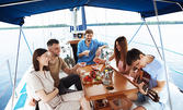 Изнедадай любими хора! VIP oбиколка с яхта за до 7 човека на язовир Искър, плюс бутилка вино и плодове