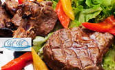 Апетитно барбекю плато с ребърца, кюфтенца, свинско бон филе и печен картоф