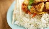 Супер хапване! Пиле по китайски върху канапе от ориз