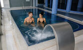 Месечна карта за неограничен достъп до фитнес, SPA, басейн, джакузи и групови занимания