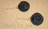 Комплект пръстен и обеци с рози от черна естествена кожа