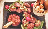 Плато по избор - с хрупкави пилешки филенца, картофки и чеснов сос или домашни кюфтенца, хлебче и лютеница