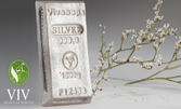 Бутиков подарък! Ръчно изработен сапун с форма на кюлче сребро с кал от Мъртво море и етерични масла, плюс луксозна кутия