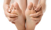 Лечение с лазер на гъбички по ноктите и кожата на краката или ръцете