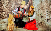 Романтичен подарък! Фотосесия за двама с автентични български костюми - в единственото ретро фото в Пловдив