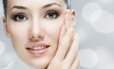 Хидратираща или дълбоко почистваща терапия за лице, плюс оформяне на вежди