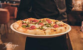 Хапни на място или поръчай за вкъщи! Пица или паста по избор, плюс десерт