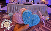 Оригинален подарък за гости на сватбено тържество - луксозни тематични меденки Сърце с украса от фондан