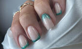 За красива визия: Маникюр с гел лак и 2 бързи декорации, плюс сваляне на стар материал и възможност за укрепваща база