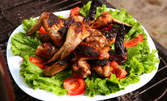 1310гр апетитно плато! Пилешки филенца с корнфлейкс, бекон на скара, пилешки крилца на скара, пикантни картофки и чеснов сос