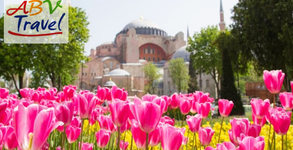 За Фестивала на лалетата в Истанбул: 3 нощувки със закуски, плюс транспорт от София, посещение на Парка на лалетата Емирган и възможност за Принцовите острови
