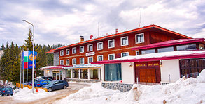 Хотел Камена***