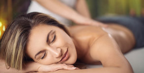 50 минути масаж на цяло тяло с масла или есенции с шоколад, роза или шампанско