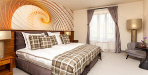 Вила Сокол****