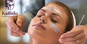Подмладяваща терапия за лице със сребърна маска и диамантено микродермабразио, плюс хидратиращ масаж на лице с хиалуронова киселина
