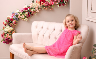 Подари емоция | Пролетна фотосесия с 2 декора, плюс подарък фотомагнит или албум, от Photo Studio VK