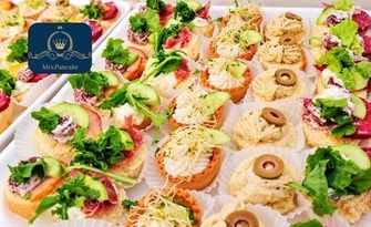 Сет "Вкусна галактика" с 360 броя сладки и солени коктейлни хапки, от Mrs. Pancake
