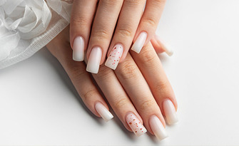 Върни блясъка на ръцете си: Изграждане на нокти с гел, от Салон за красота Paradise