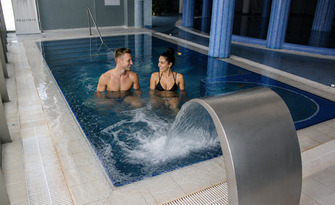 Месечна карта за неограничен достъп до фитнес, SPA, басейн, джакузи и групови занимания, от World Class Health Academy