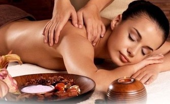 Докосване до съвършен релакс: Масаж на гръб или цяло тяло, с възможност за грижа за лице, от G-club Bliss Point