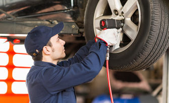 Смяна на 2 или 4 гуми на лек автомобил, плюс баланс и тежести, от Вектор Транс