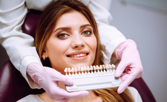 С до 15 нюанса по-бели зъби: Избелване на зъби с последна технология Flash Whitening Lamp, от Afrodita Aesthetic and Dental Care