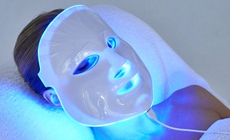 LED маска за светлинна терапия със седем цвята, от Салон за красота Дивайн Бюти