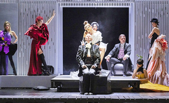 Спектакълът "Коприна" на 8 Октомври, в Драматично-куклен театър "Васил Друмев"