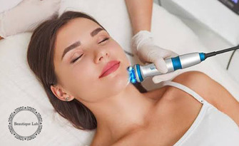 Стегнат контур и сияние: RF лифтинг на лице с възможност за крио терапия, от Салон Арлет