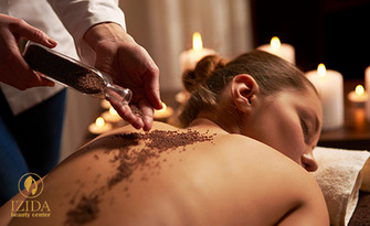 60 минути терапия Шоколадово изкушение: Масаж на цяло тяло, плюс шоколадова маска, от Център за красота Изида