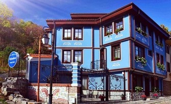 За разкошна почивка в стария град на Пловдив: Нощувка в помещение по избор, от Семеен Хотел Пулпудева***