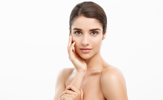 Базова терапия на лице с микронидлинг Microneedling therapy - за регенерация, хидратация и подобряване на текстурата, от Podo Beauty Center