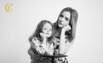 Запази емоцията в кадър: Студийна фотосесия за един или двама с 10 обработени кадъра, плюс подарък - фоторамка със снимка, от Cinematix Studio