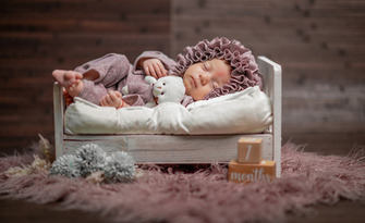 Запази магията на новия живот: Фотосесия за новородено бебче, от Focuspoint Photography, в с. Първенец