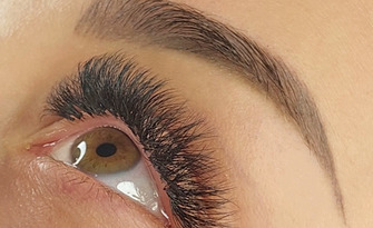 Перманентен грим на вежди или очна линия, плюс консултация и възможност за ретуш, от Салон за красота Илиана