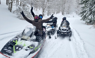 Kаране на моторна шейна - в района на планинския проход Петрохан, от Ежак