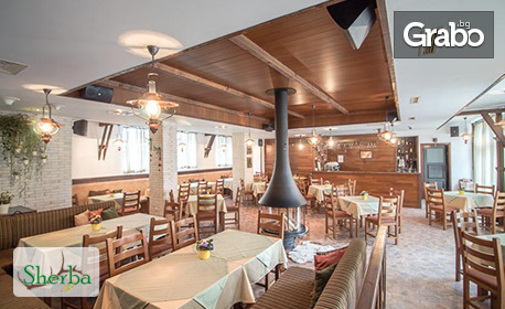 Вълшебна Коледа край Варна: 2 нощувки със закуски и празнични вечери с музикална програма, плюс релакс зона - край с. Гроздьово