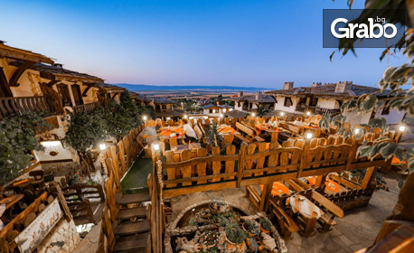 Уют и релакс: 2 или 3 нощувки със закуски в двойна стая или самостоятелна къщичка, плюс лечебен масаж и релакс център, с. Медово