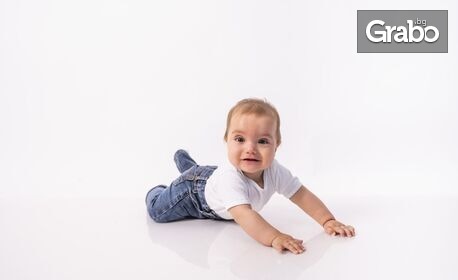 Професионална фотосесия за рожден ден на дете - в студио с 10 обработени кадъра