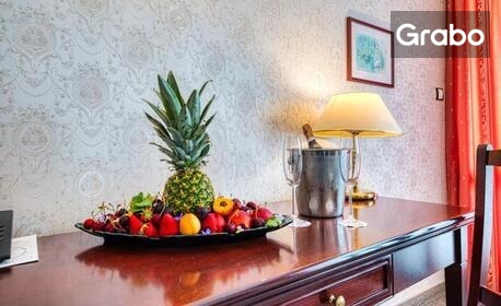 На първа линия в Златни пясъци през Септември: Нощувка на база All Inclusive, плюс басейн