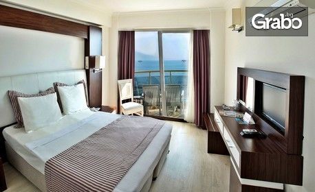Релакс в Кушадасъ - на 40 метра от морския бряг! 7 нощувки на база All Inclusive в Хотел Arora