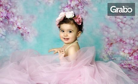 Професионална пролетно-великденска детска или бебешка фотосесия с 4 обработени кадъра