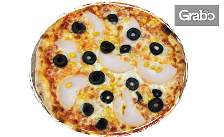 Хапни на място вкусна пица по автентична италианска рецепта: Пица Крис и Coca Cola