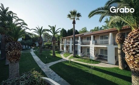 Почивка в Калабрия, Италия: 4 нощувки със закуски в Baia Del Sole Resort****, плюс самолетен транспорт