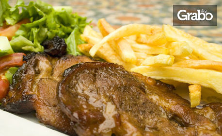 Гръцка салата и пиле "Фантазия" с картофи соте или шопска салата и свински карета с гъбен сос, плюс палачинка по избор