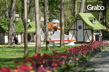 Екскурзия до Румъния за пролетния карнавал в Крайова: Нощувка със закуска, плюс транспорт и посещение на великденски базари