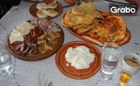 Предколедна шопинг екскурзия в Пирот: Нощувка със закуска, плюс транспорт
